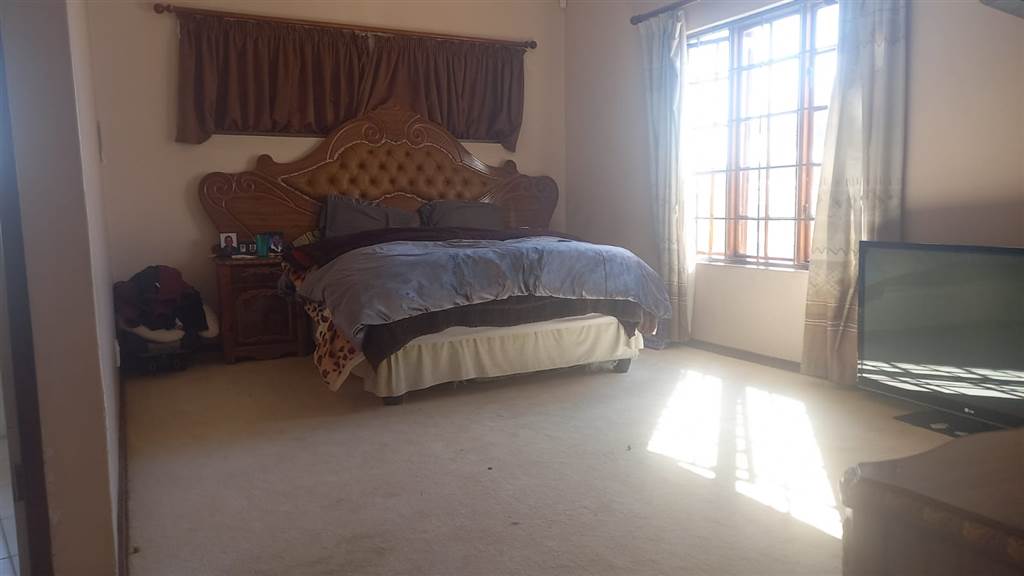 3 Bed House in Kyalami photo number 16