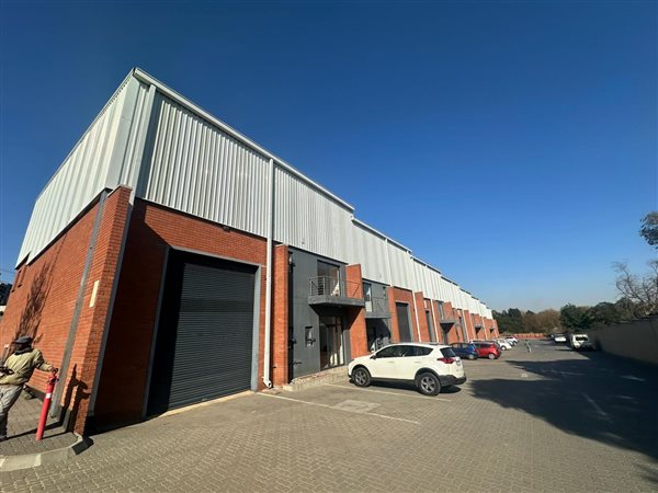 364  m² Industrial space