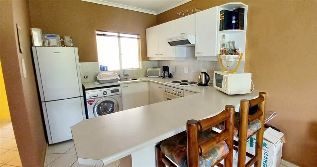 2 Bed Apartment in Vaal Marina photo number 4