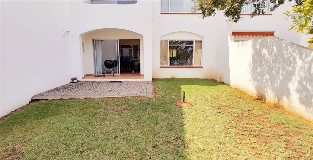 2 Bed Apartment in Vaal Marina photo number 20