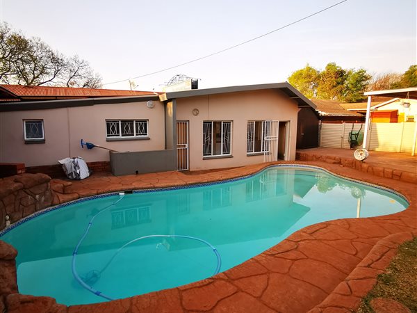2 Bedroom Garden Cottage 2 Bedroom Garden Cottage