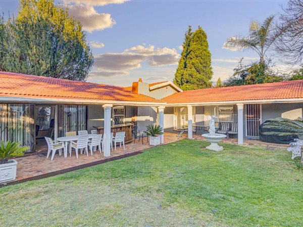 4 Bedroom House 4 Bedroom House