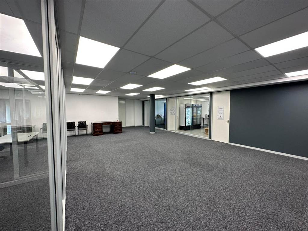 604  m² Commercial space in Pinelands photo number 11