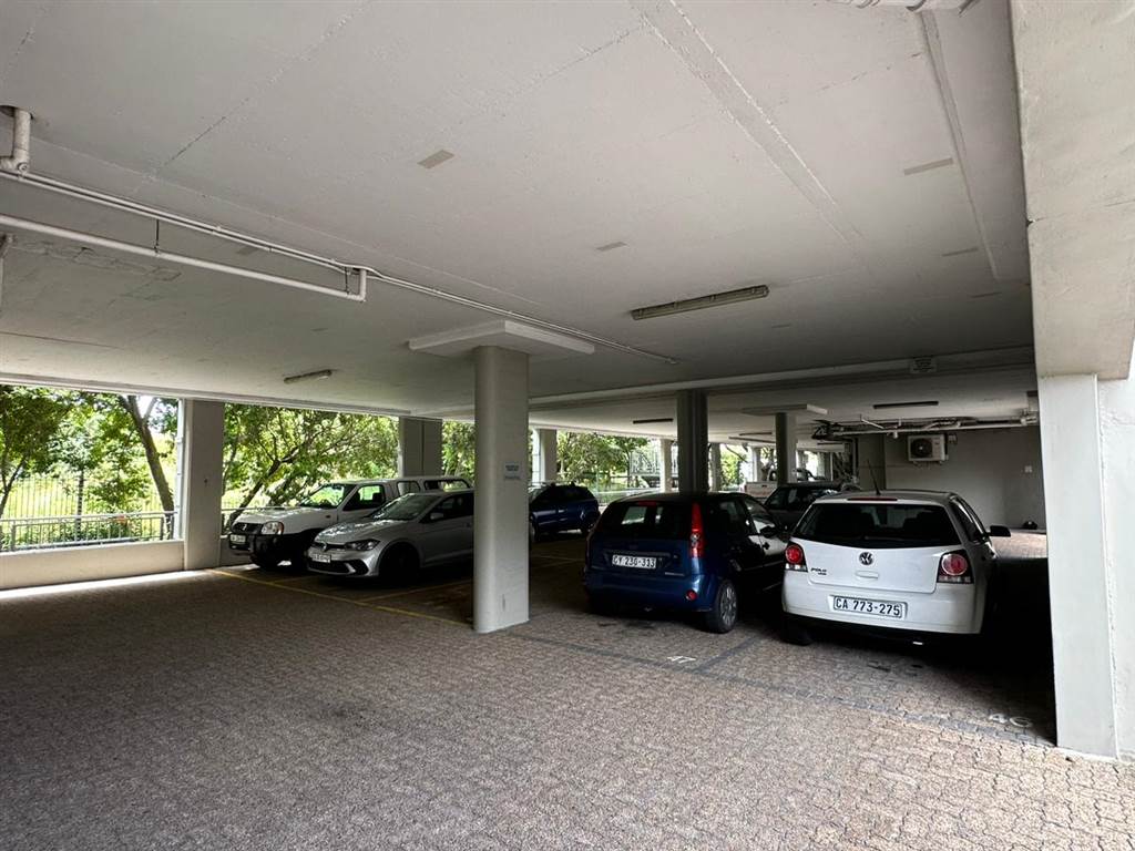 604  m² Commercial space in Pinelands photo number 21