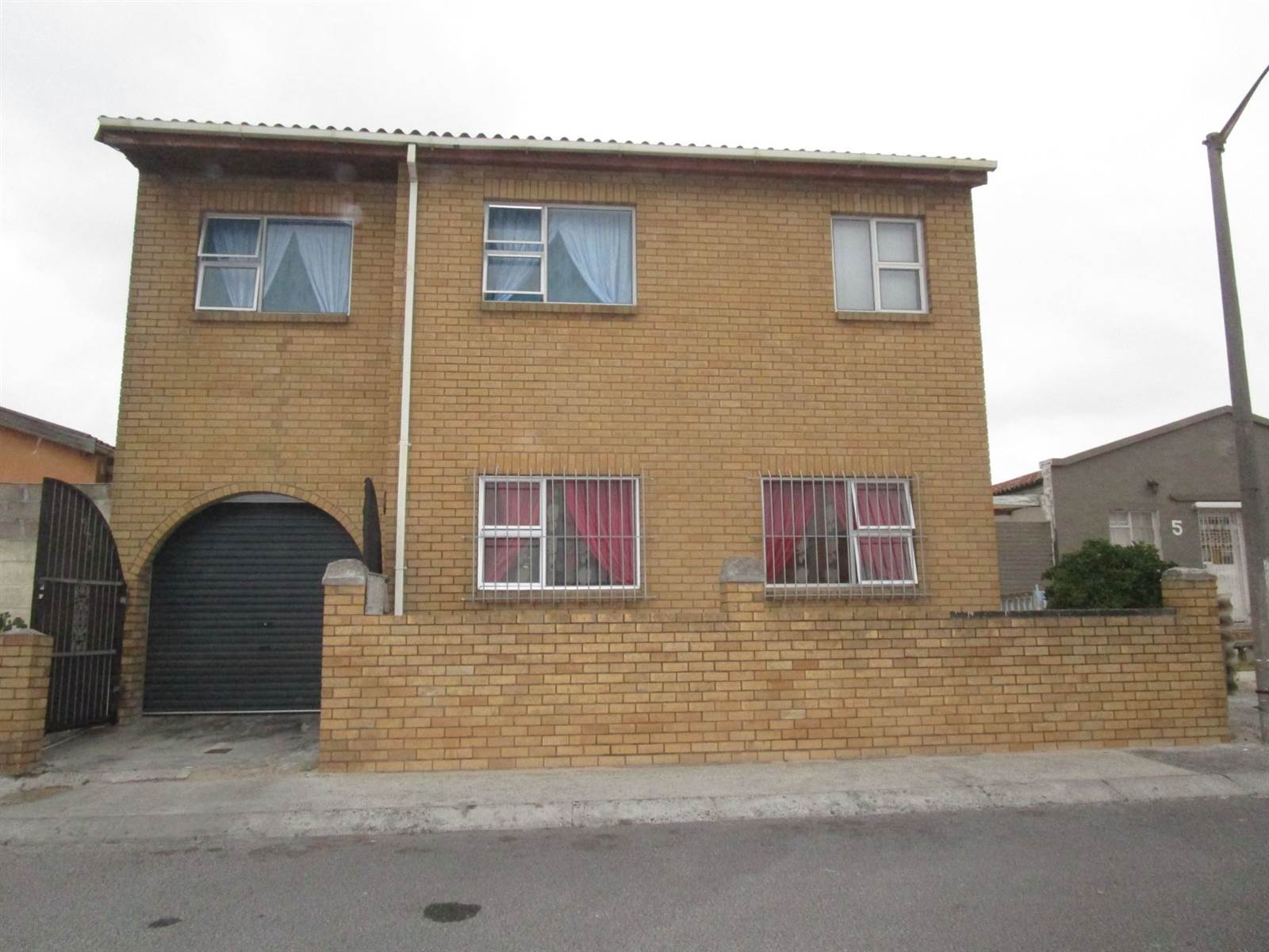 4 Bed House in Mitchells Plain photo number 1