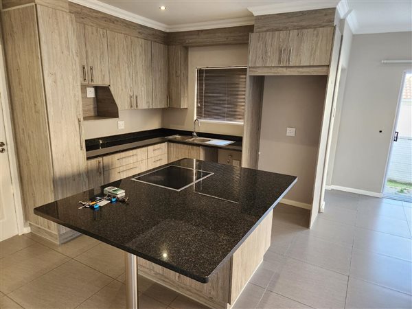 3 Bedroom Townhouse 3 Bedroom Townhouse