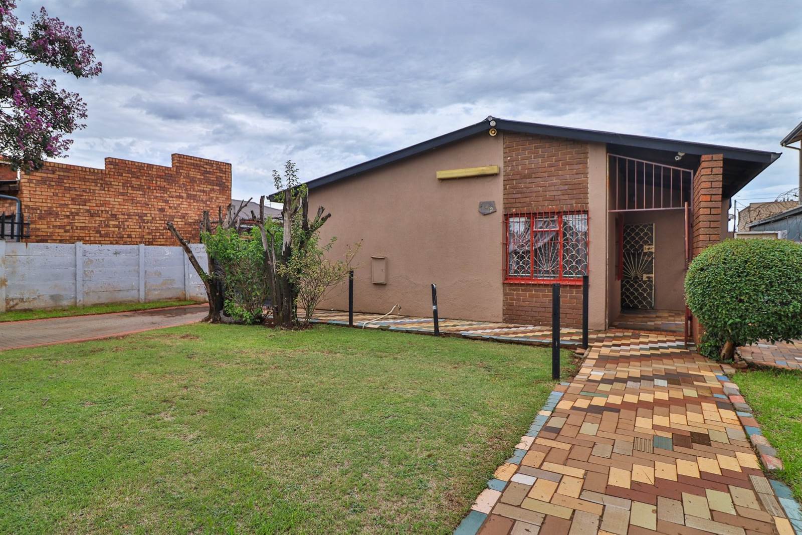 6 Bed House in Lenasia photo number 26
