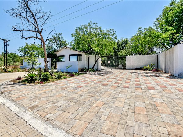 9 Bed House in Sterkfontein and surrounds