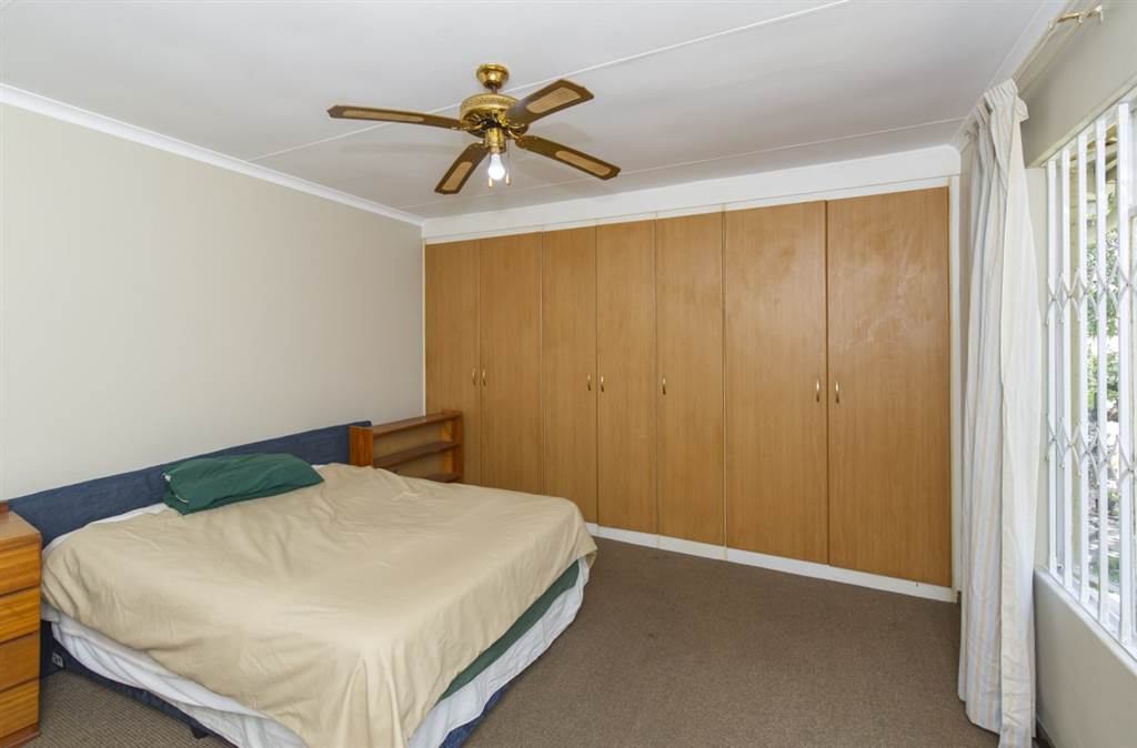 3 Bed House in Croydon photo number 9