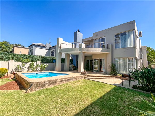 4 Bed House in Silver Lakes Golf Estate