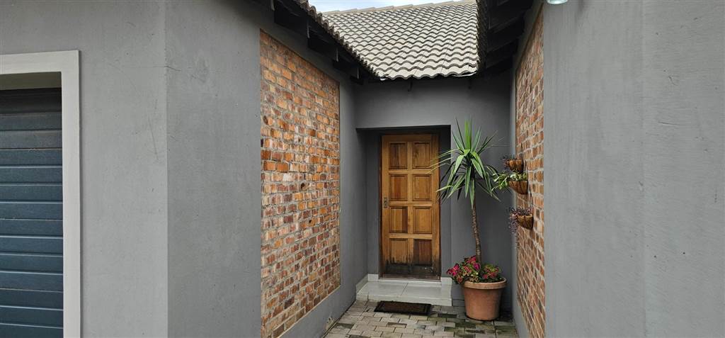 3 Bed Townhouse in Delmas photo number 2
