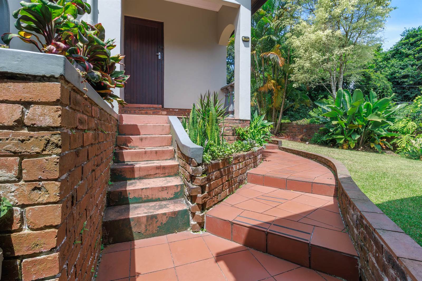 3 Bed Townhouse in Kloof photo number 3