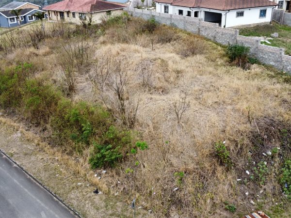 1 180 m² Land