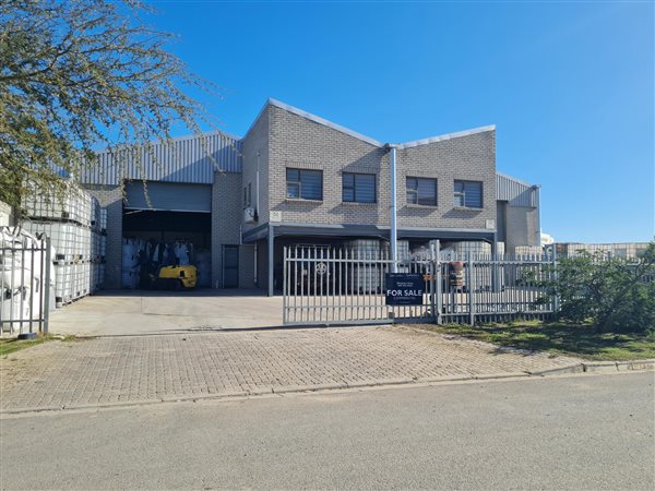 700  m² Industrial space