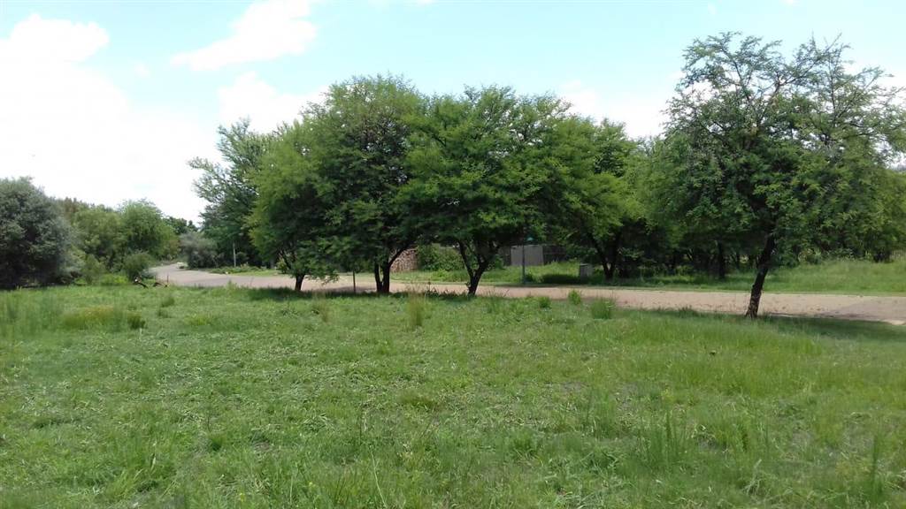 1076 m² Land available in Meerhof photo number 15