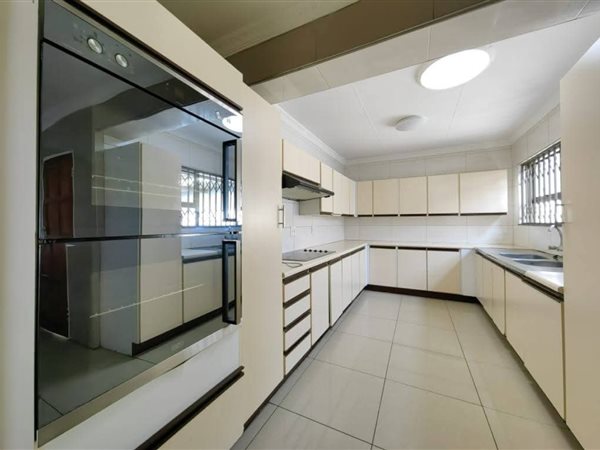 4 Bedroom House 4 Bedroom House