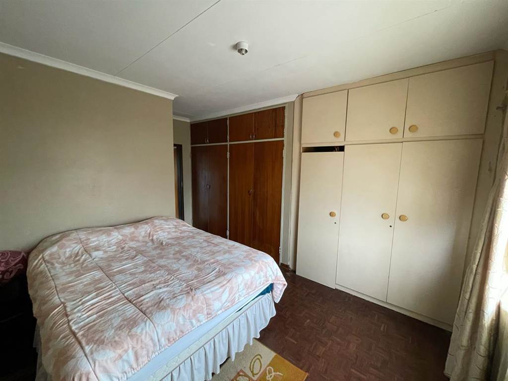 2 Bed Apartment in Pretoria North photo number 18
