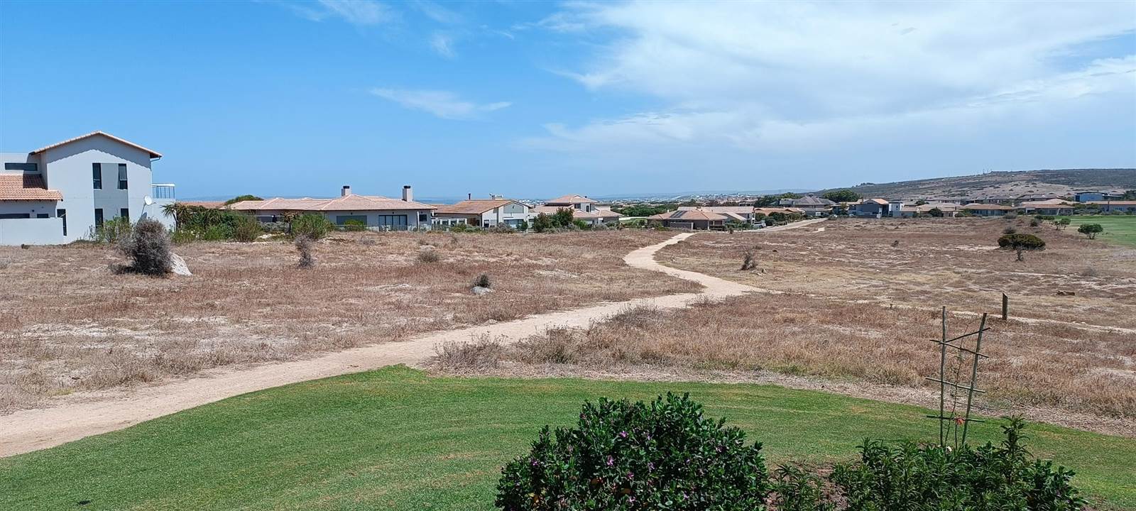 733 m² Land available in Langebaan Country Estate photo number 6