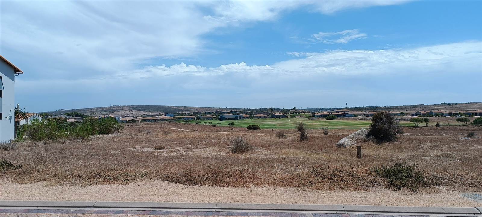 733 m² Land available in Langebaan Country Estate photo number 1