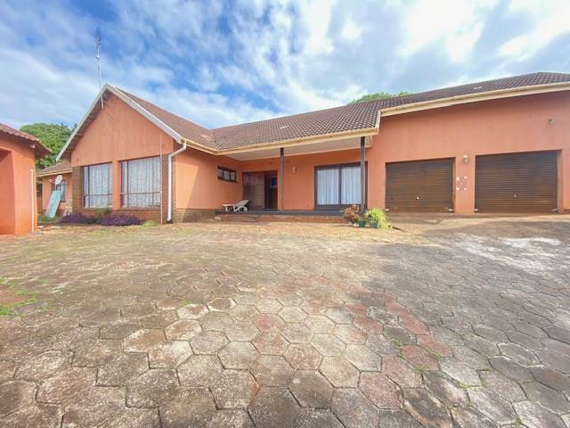 4 Bed House in Ngwelezana photo number 3