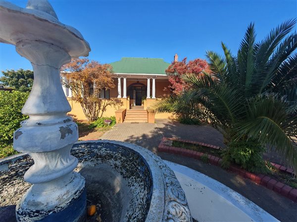 5 Bedroom House 5 Bedroom House