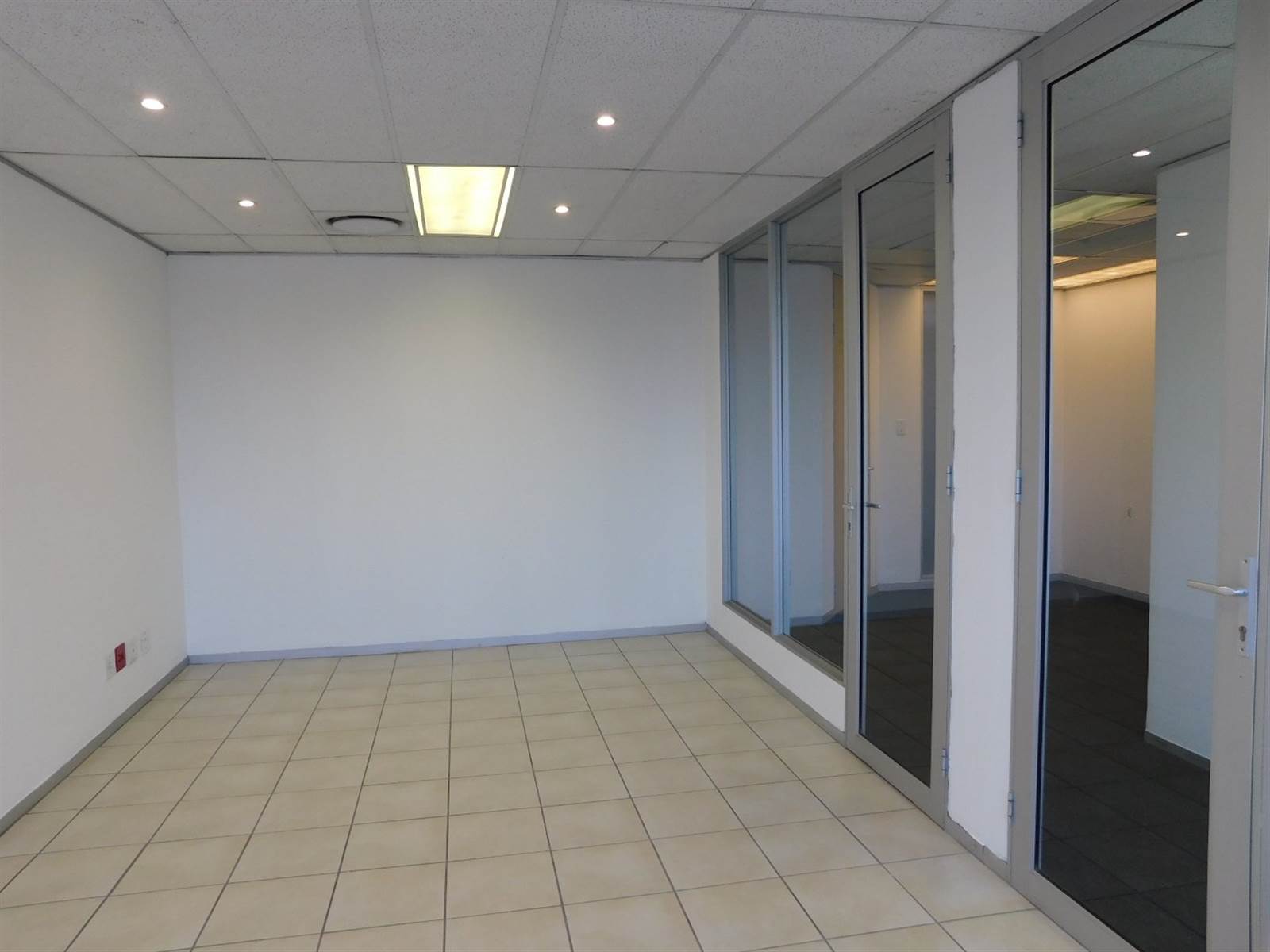 222  m² Office Space in Rosebank photo number 7