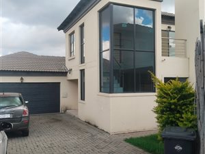 House in Krugersdorp West