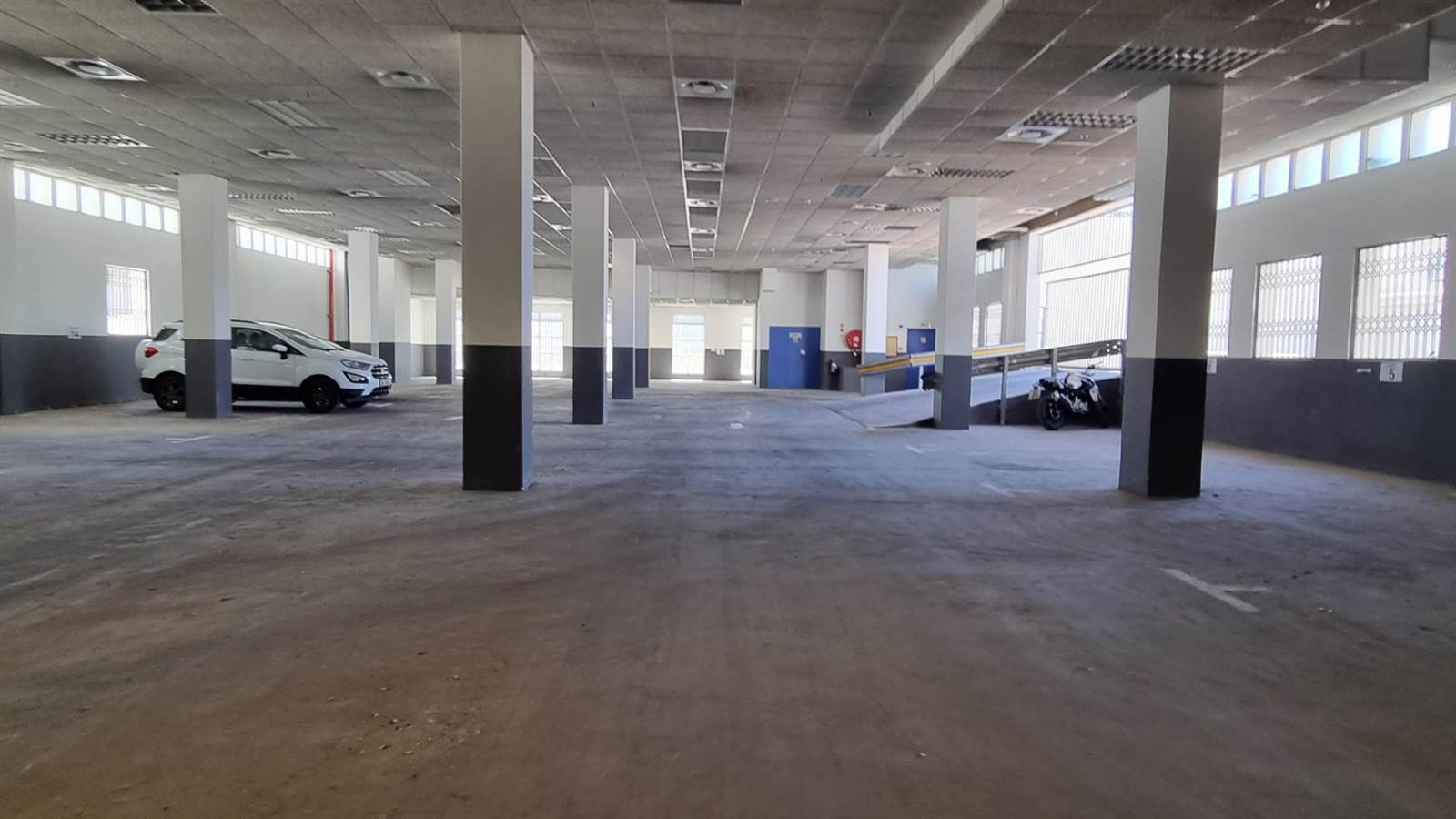 5500  m² Office Space in Cape Town City Centre photo number 13