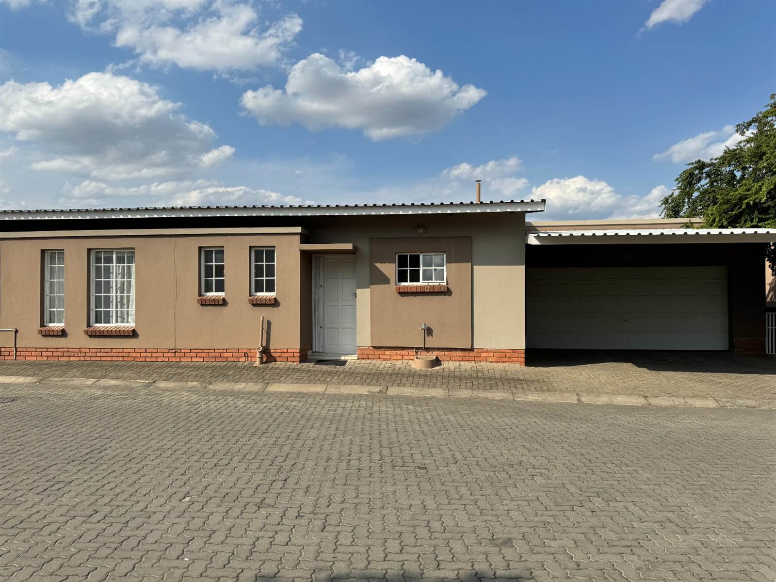 3 Bed Townhouse in Waterval East photo number 22