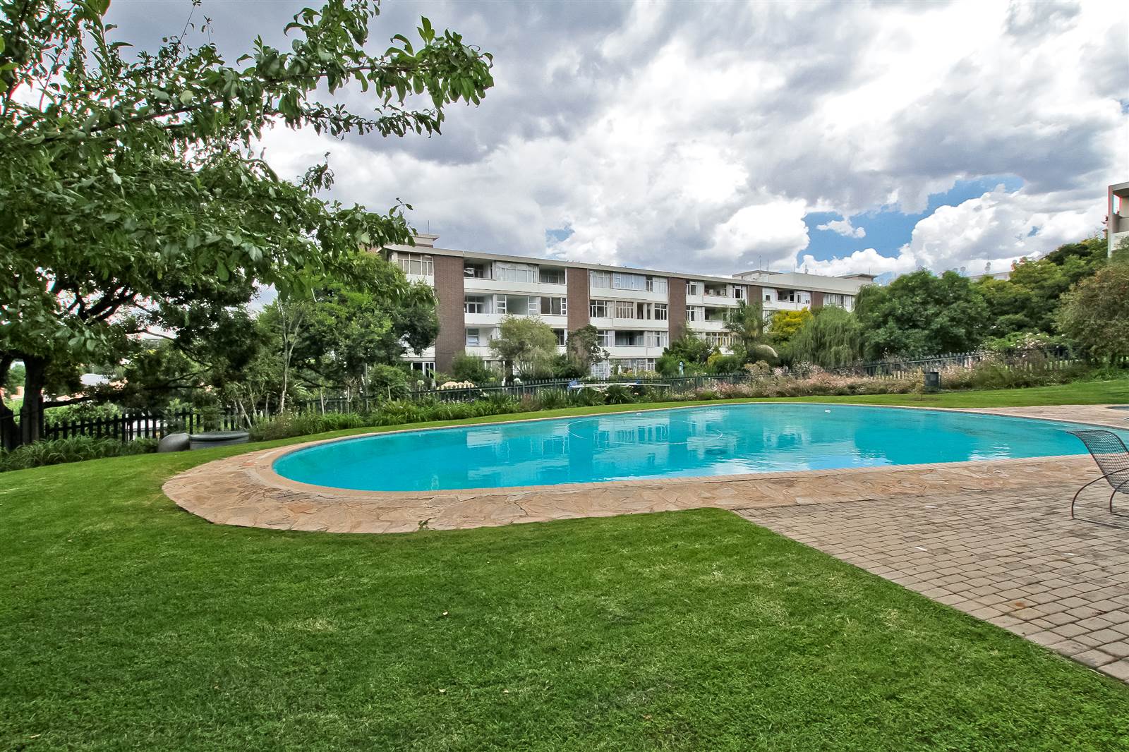 2 Bed Apartment in Illovo photo number 20