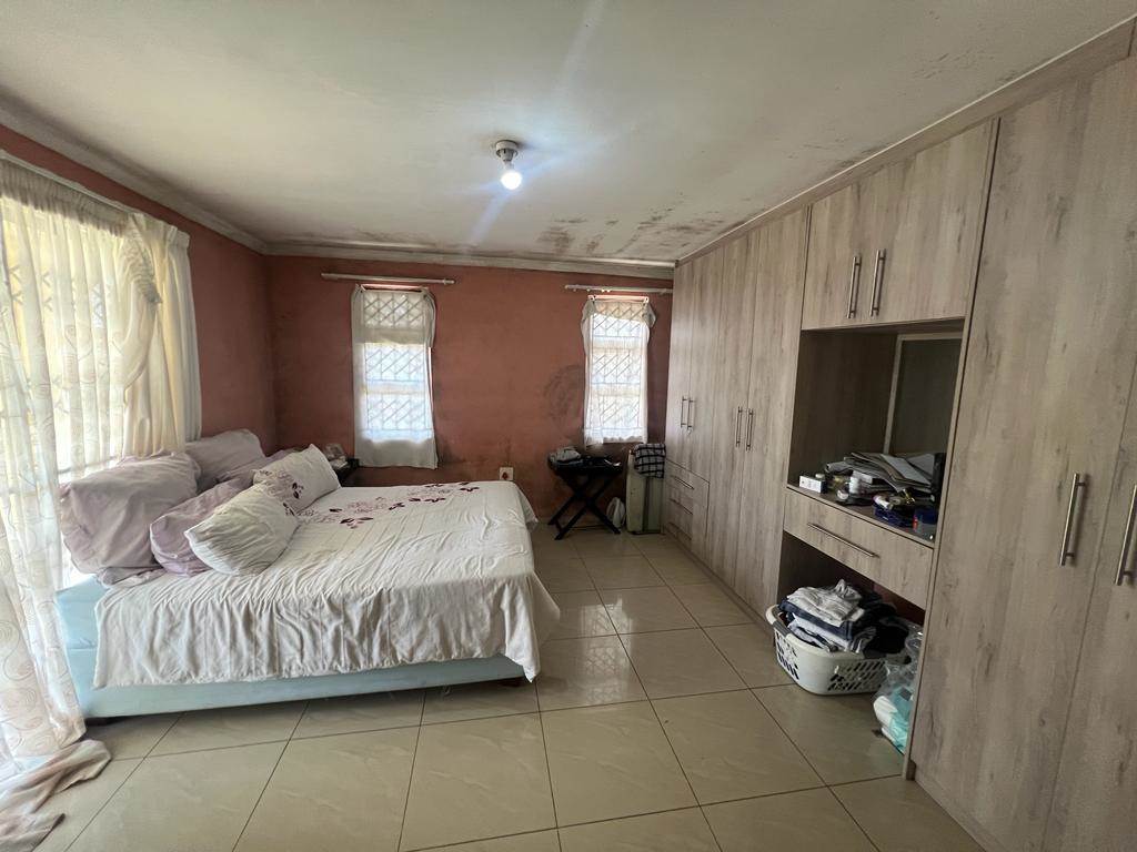 3 Bed House in Pinetown Central photo number 11