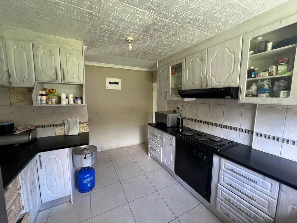 3 Bed House in Pinetown Central photo number 6