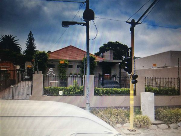 300  m² Commercial space in Orange Grove