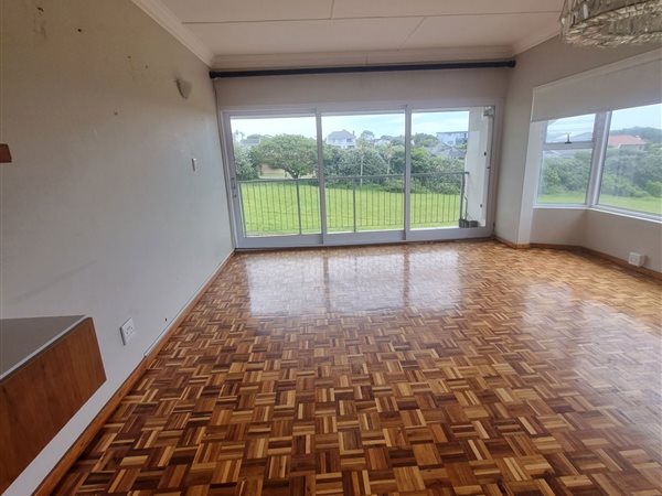 3 Bed Apartment in Nahoon Beach
