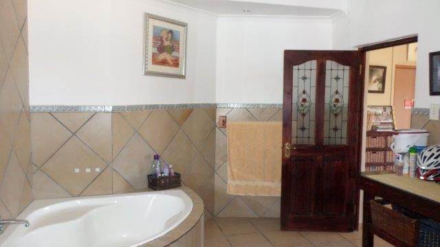 3 Bed House in Durbanville Rural photo number 9