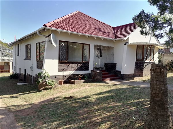 4 Bedroom House 4 Bedroom House