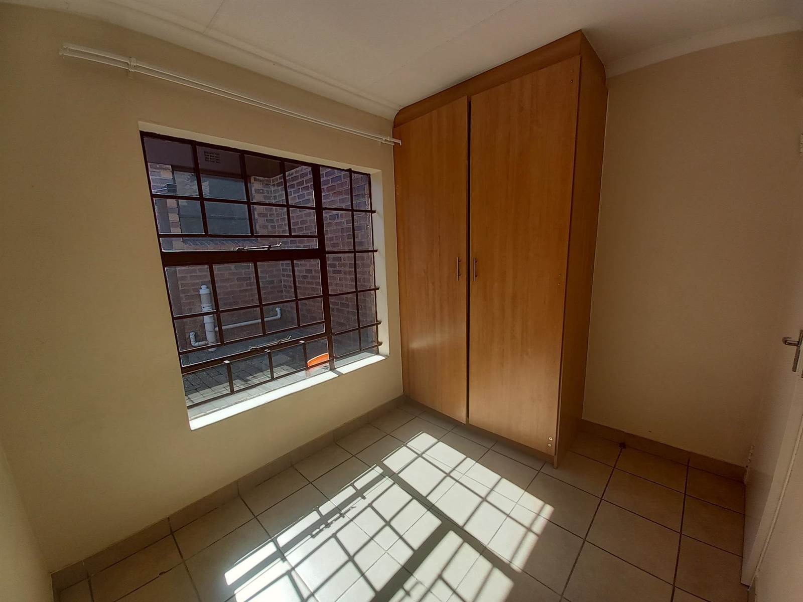 3 Bed Apartment in Olievenhoutbosch photo number 5