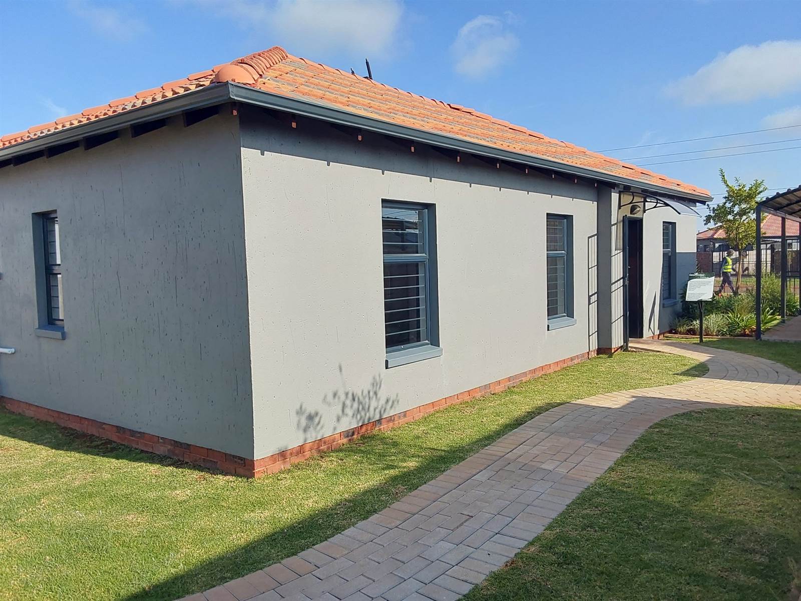 3 Bed House in Mohlakeng photo number 2