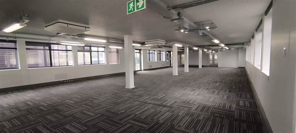 685  m² Office Space in Westville photo number 8