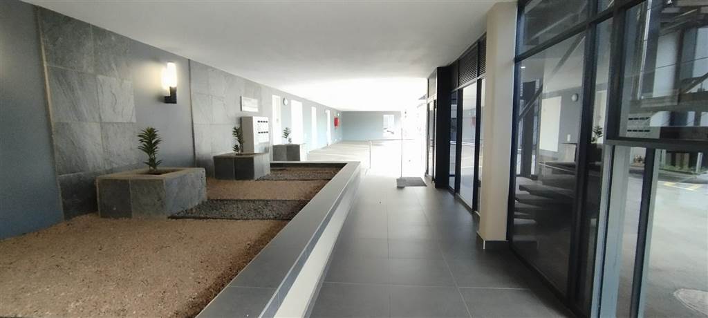 685  m² Office Space in Westville photo number 13