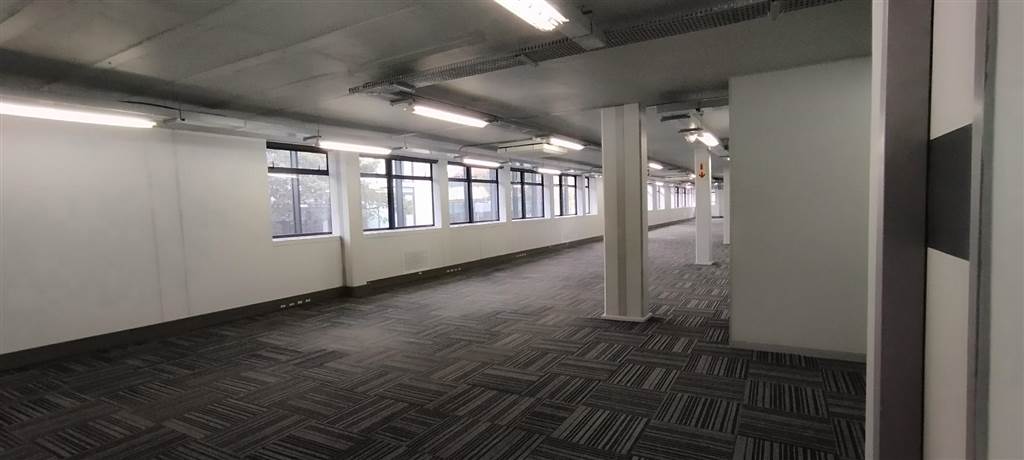 685  m² Office Space in Westville photo number 10