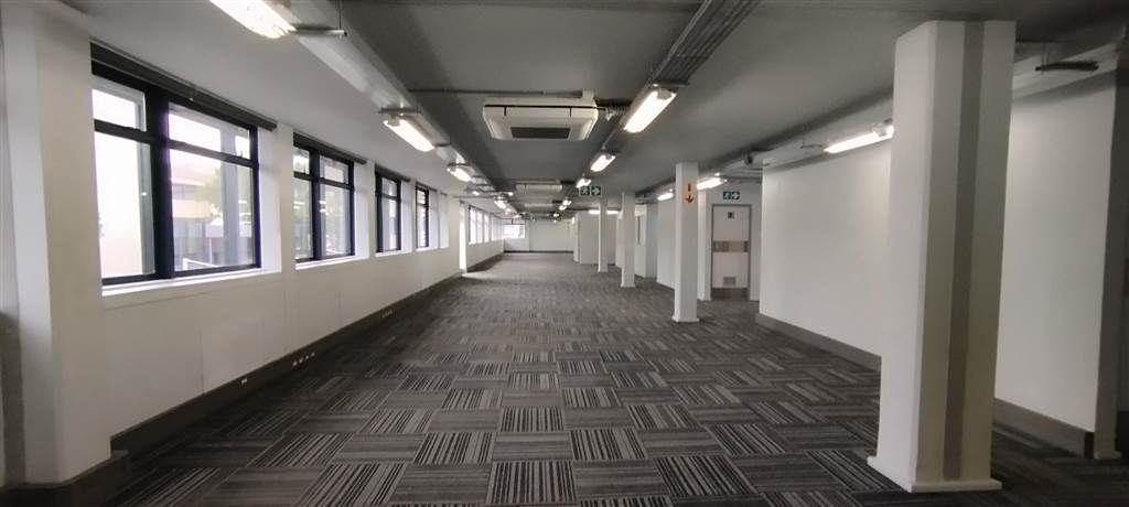 685  m² Office Space in Westville photo number 6