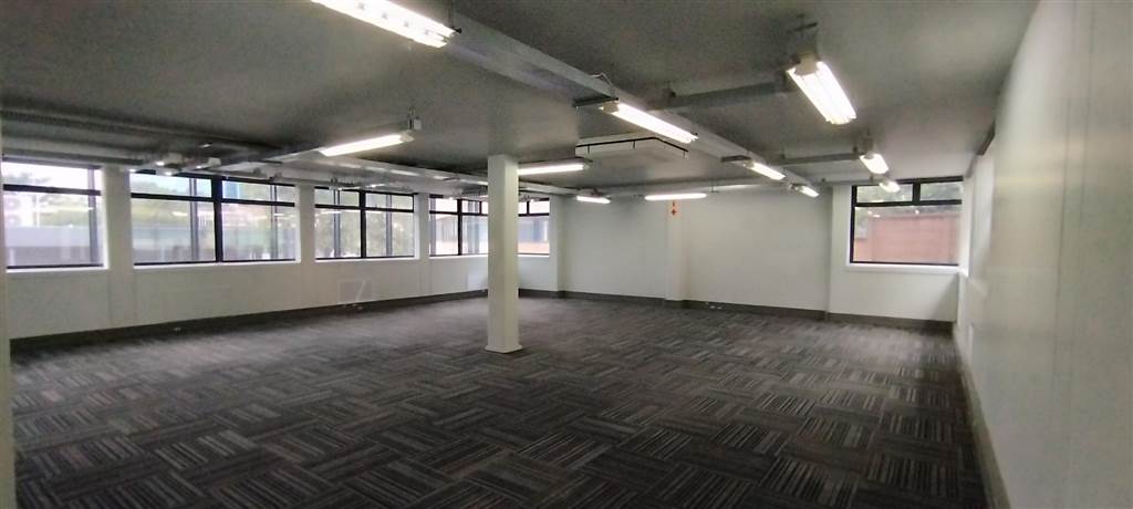 685  m² Office Space in Westville photo number 4