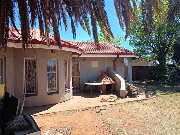 3 Bed House in Unitas Park