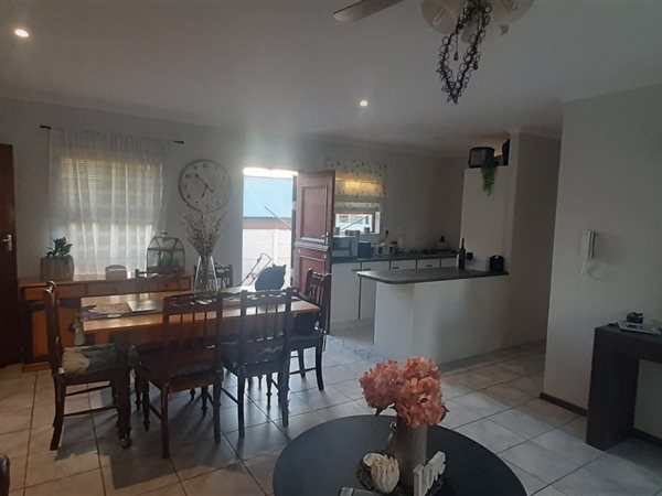 3 Bed House in Strand Central