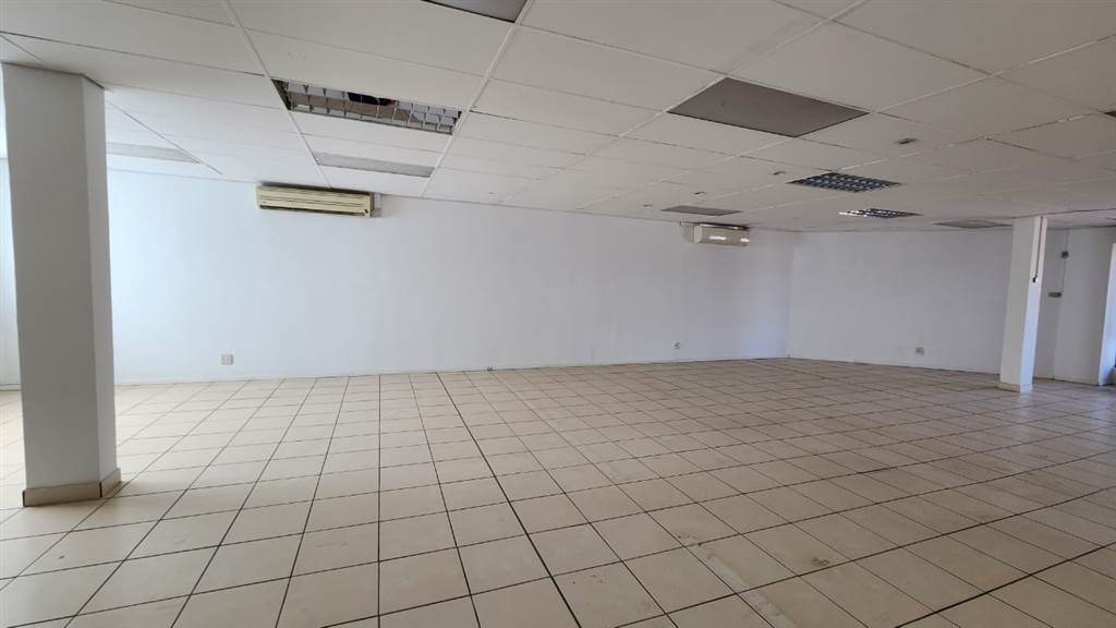 130  m² Commercial space in Centurion CBD photo number 17