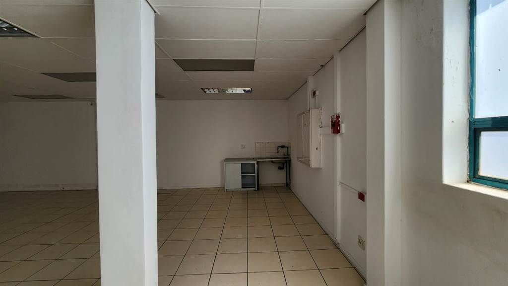 130  m² Commercial space in Centurion CBD photo number 11