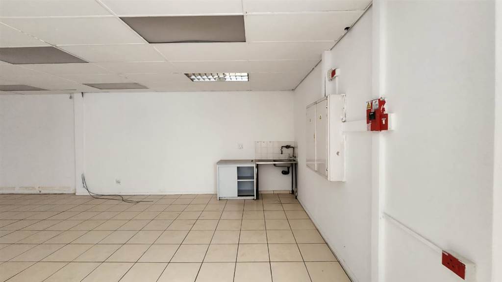 130  m² Commercial space in Centurion CBD photo number 14