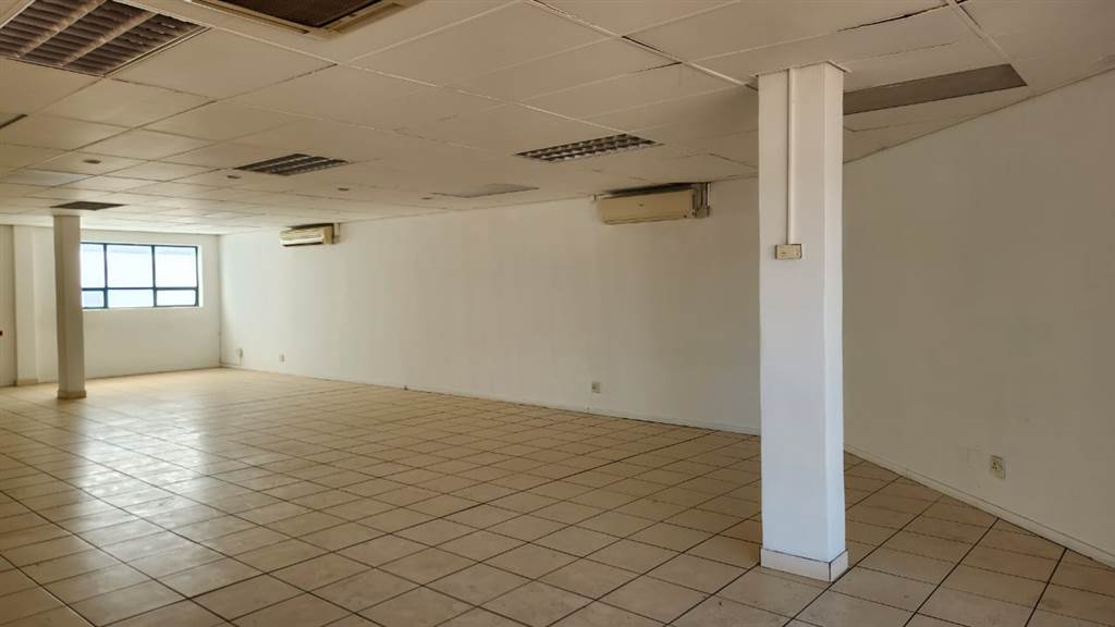 130  m² Commercial space in Centurion CBD photo number 2