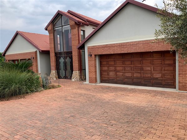 3 Bed House in Seasons Lifestyle Estate